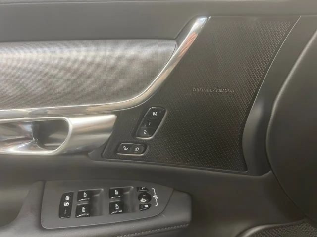 Volvo V90 AWD Dark Plus T6
