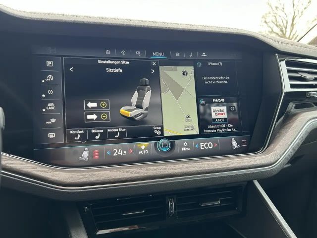 Volkswagen Touareg Luftfederung / AHK / Innovision Cockpit