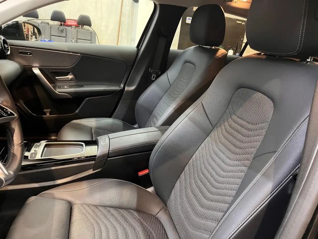 Mercedes-Benz A 200 Hatchback