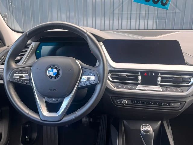 BMW 116 116i 5-deurs Sedan