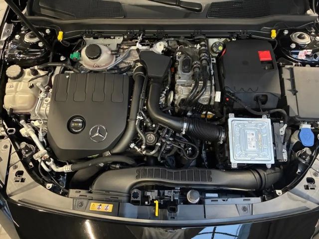 Mercedes-Benz A 250 A 250 e