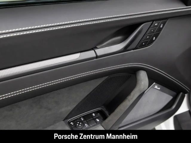 Porsche 992 4 Coupé GTS Targa