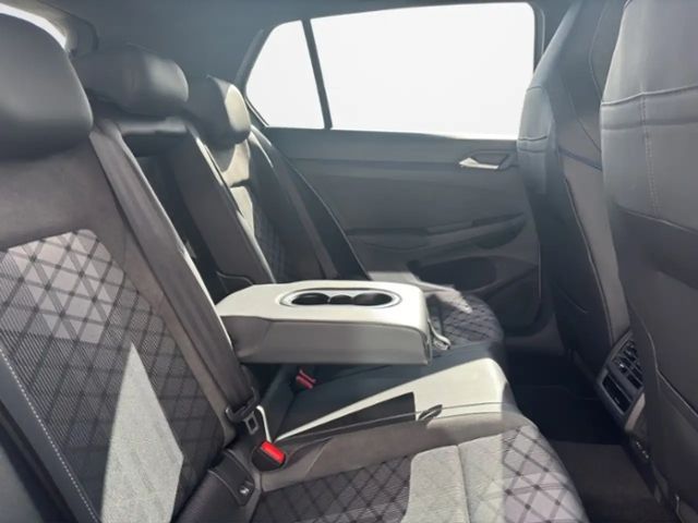 Volkswagen Golf 1.5 eTSI Golf VIII R-Line