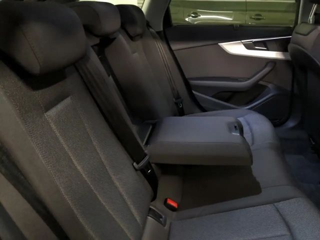 Audi A4 35 TDI Avant S-Line S-Tronic