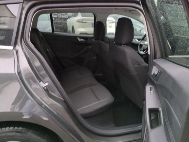 Ford Focus Titanium Wagon