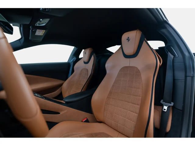 Ferrari Roma >NERO STELLATO*FERRARI APPROVED<