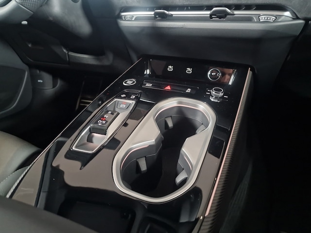 Audi A6 Avant Quattro S-Tronic