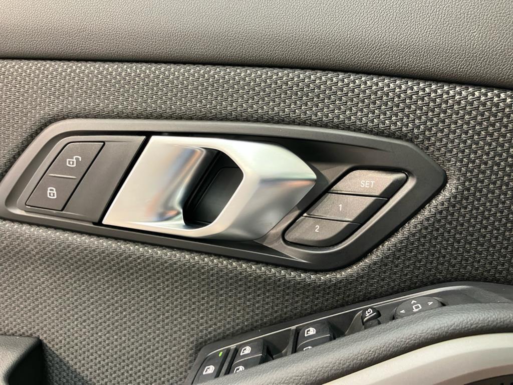 BMW 320 320i Sedan xDrive