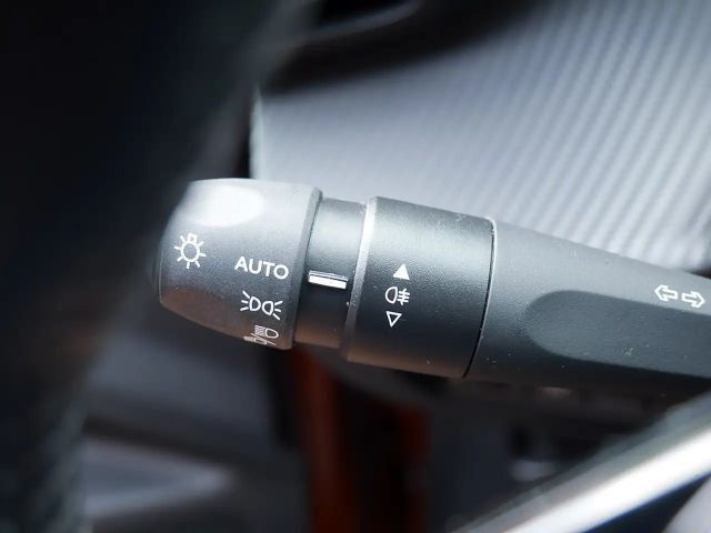 Peugeot E-2008 Allure Pack