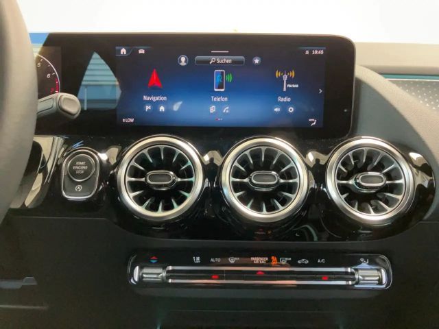 Mercedes-Benz B 220 4MATIC Progressive Sedan