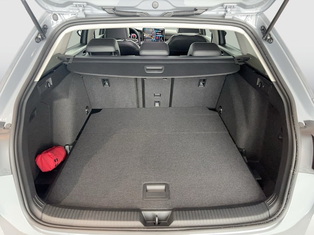 Volkswagen Golf 1.5 eTSI DSG Golf VIII Variant