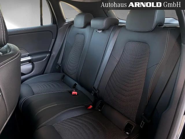 Mercedes-Benz GLA 200 Progressive