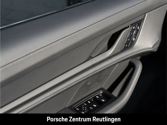 Porsche Taycan 4S Cross Turismo