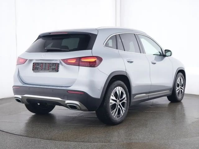 Mercedes-Benz GLA 200 Progressive
