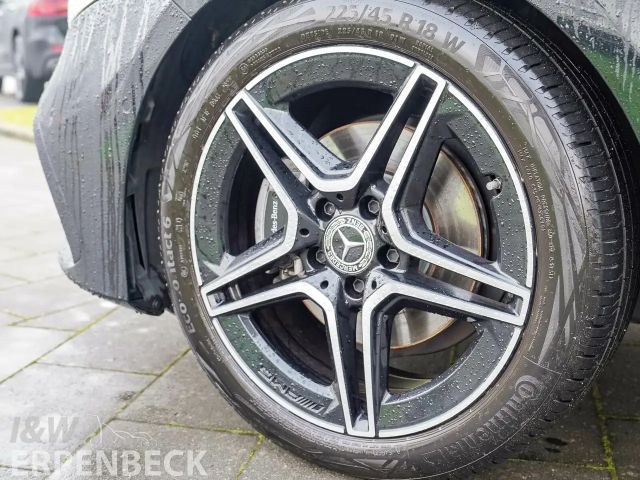 Mercedes-Benz A 200 AMG Line