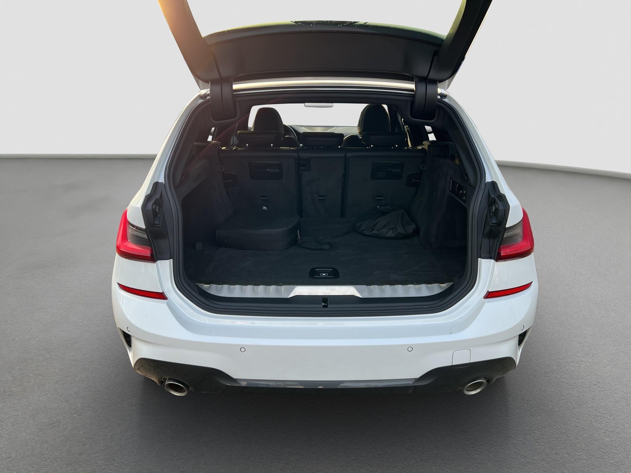 BMW 330 330e Touring