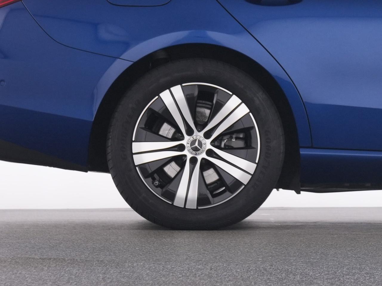 Mercedes-Benz C 180 AVANTGARDE Sedan