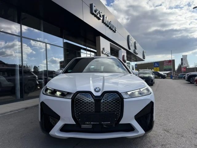 BMW iX xDrive40