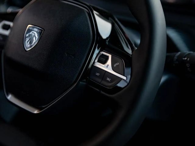 Peugeot 2008 100 PK MT6 | 360° Camera | Keyless | Dodehoekde...