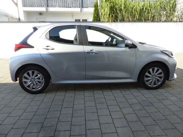 Toyota Yaris Hatchback Team D