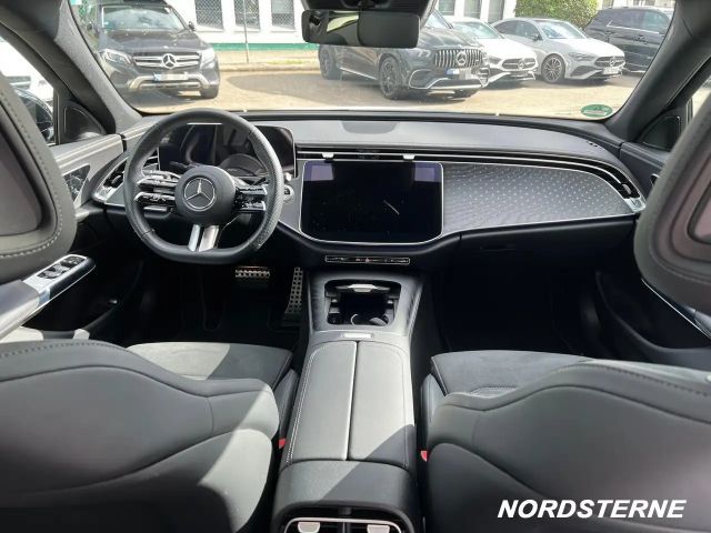 Mercedes-Benz E 200 AMG Line Sedan