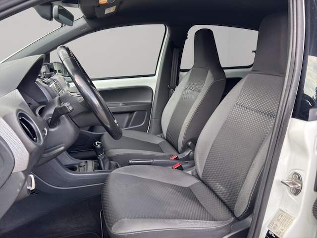 Volkswagen up! Active