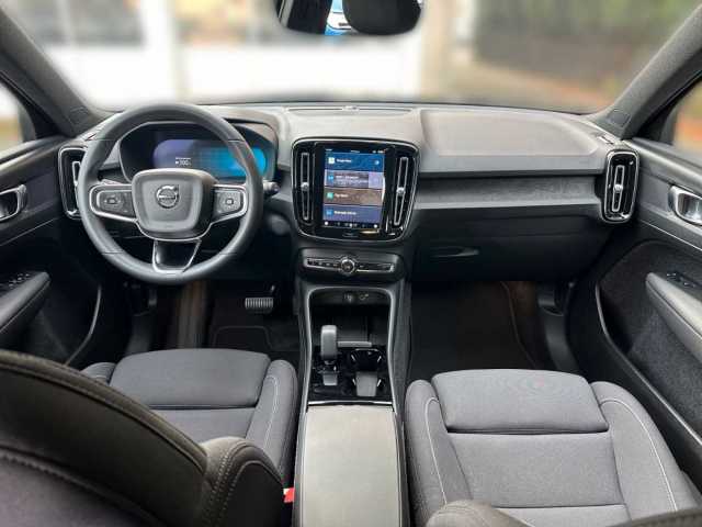 Volvo XC40 Core Recharge