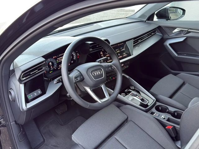 Audi A3 40 TFSI Hybride S-Line Sedan