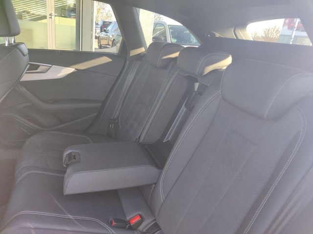 Audi A4 40 TFSI Avant Quattro S-Line S-Tronic