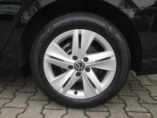 Volkswagen Golf 1.5 TSI Life Variant