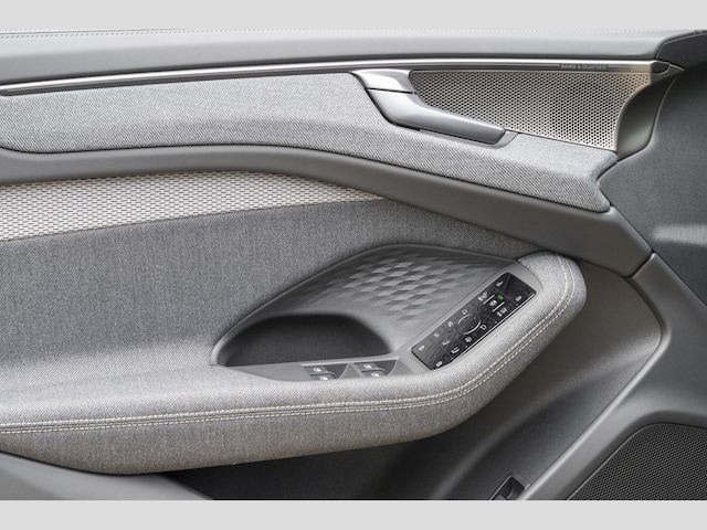 Audi A6 Avant Quattro S-Tronic