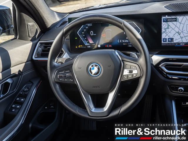 BMW 330 330e Touring