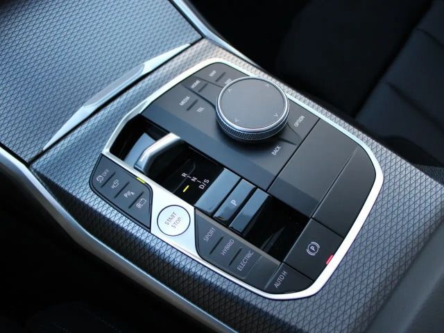 BMW 330 330e M-Sport Touring xDrive