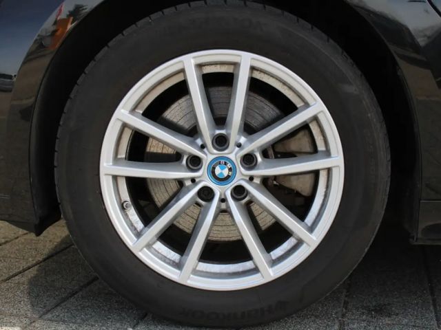 BMW 330 330e Touring