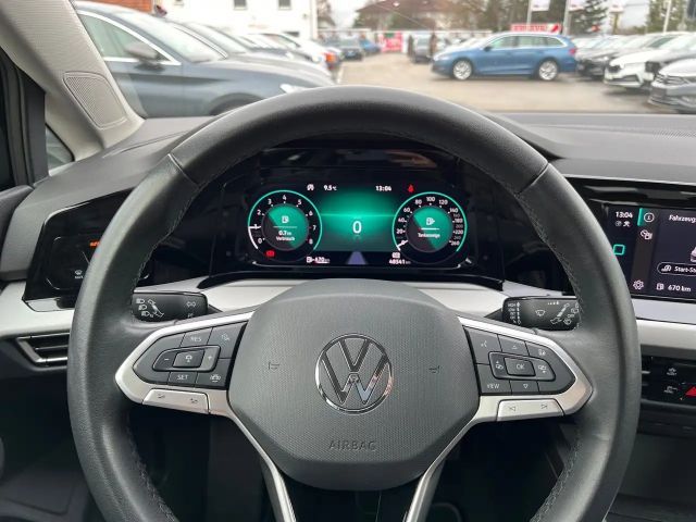 Volkswagen Golf Life Variant