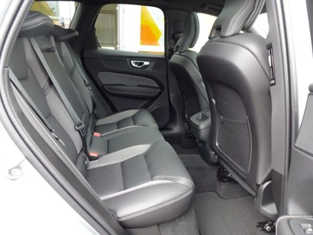 Volvo XC60 AWD Dark Plus