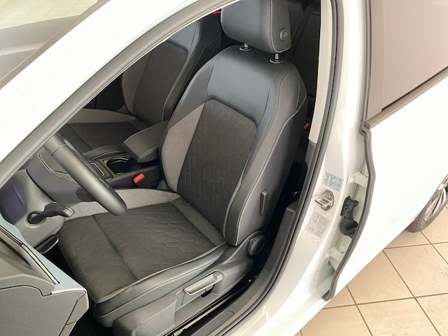 Volkswagen Golf 1.5 TSI BMT Golf VIII