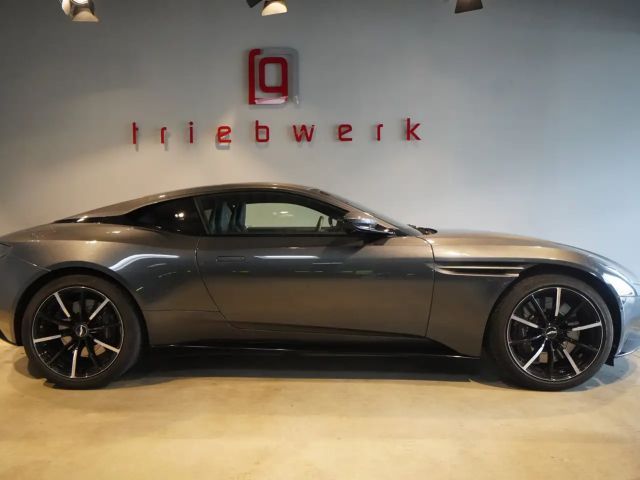 Aston Martin DB11 V8