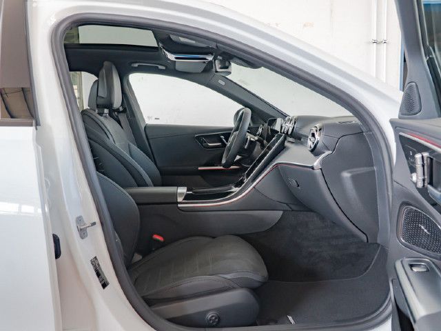 Mercedes-Benz C 200 AMG Line Sedan