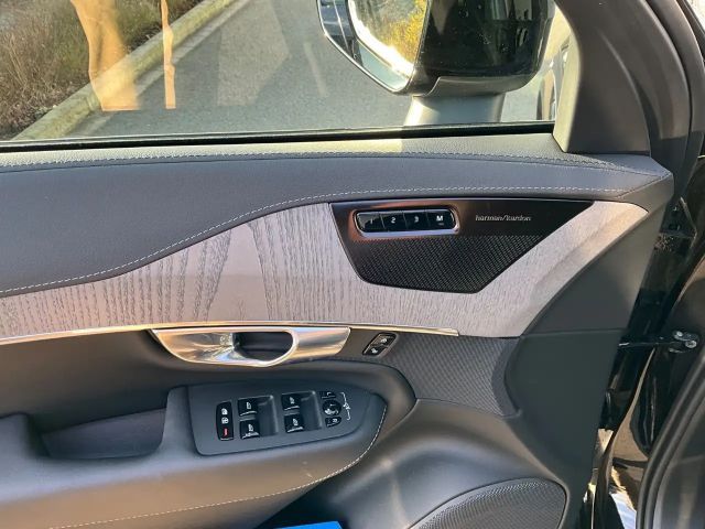 Volvo XC90 AWD Dark Plus Recharge