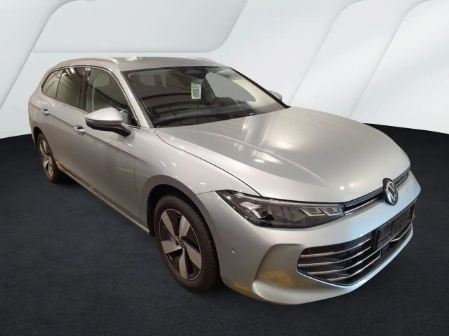Volkswagen Passat 1.5 eTSI Business DSG Variant