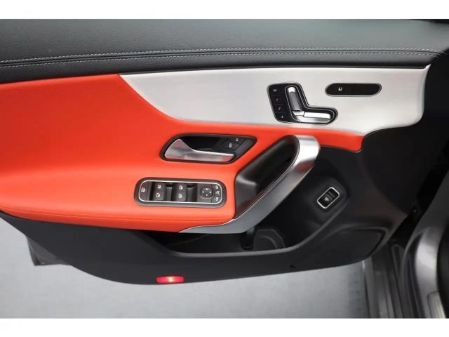 Mercedes-Benz CLA 200 AMG Line Coupé