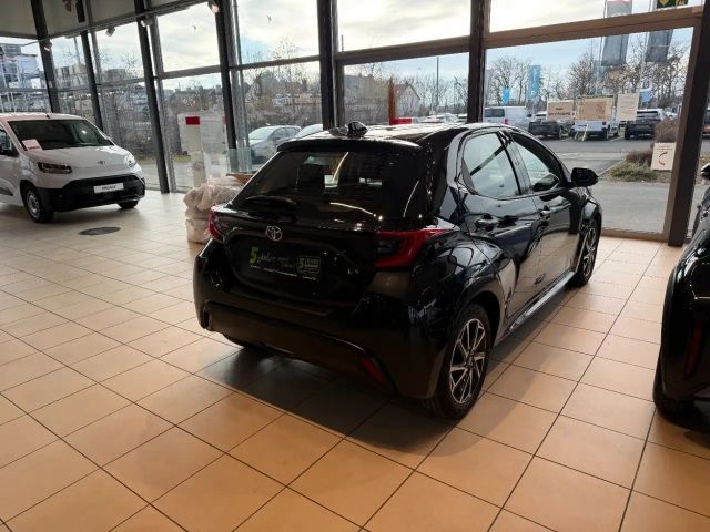 Toyota Yaris Hatchback Hybride Team D