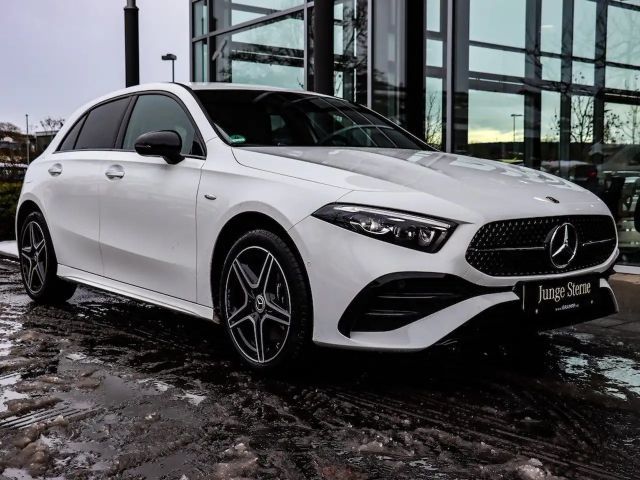 Mercedes-Benz A 250 A 250 e AMG Line