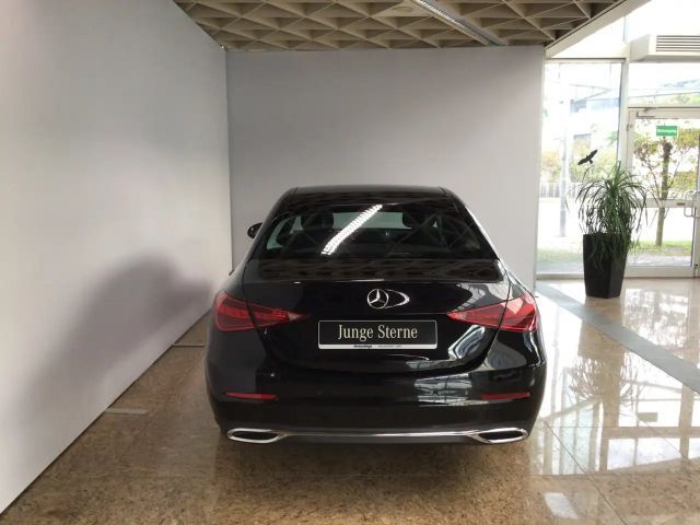Mercedes-Benz C 200 AVANTGARDE Sedan