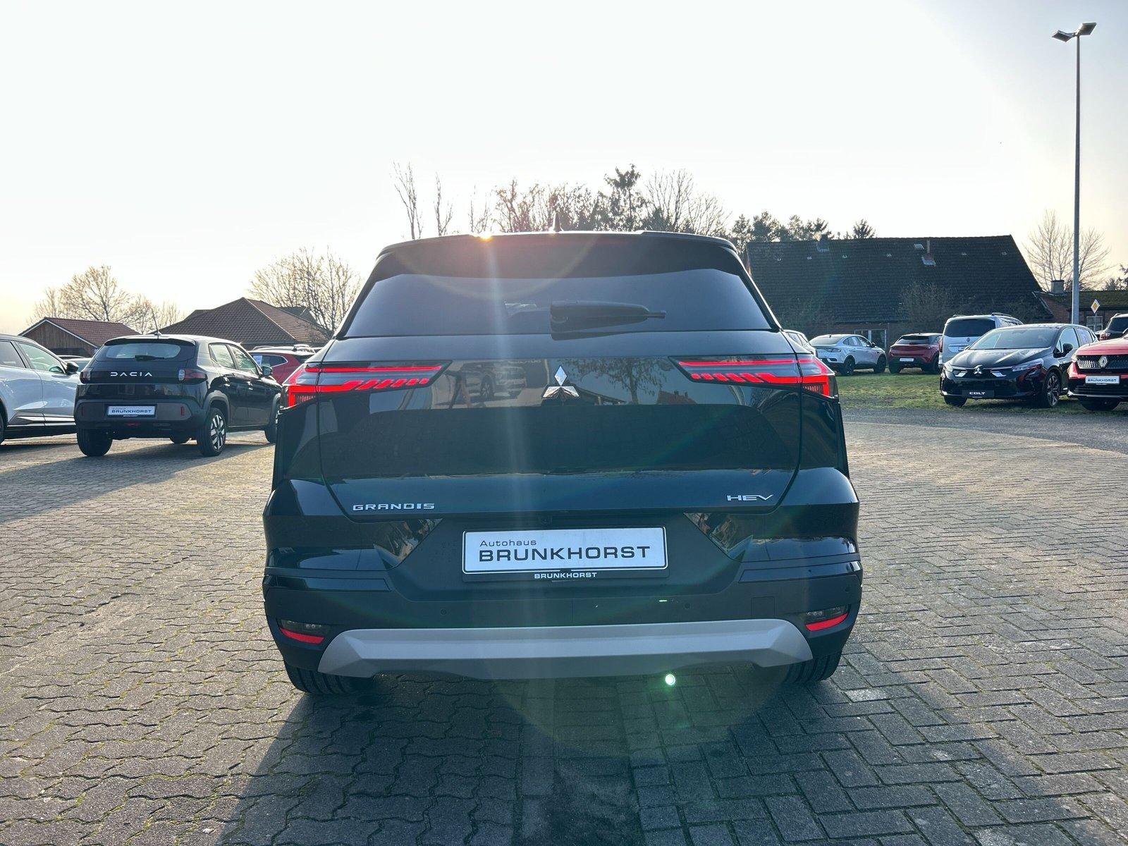 Mitsubishi Grandis 1.8 First Edition