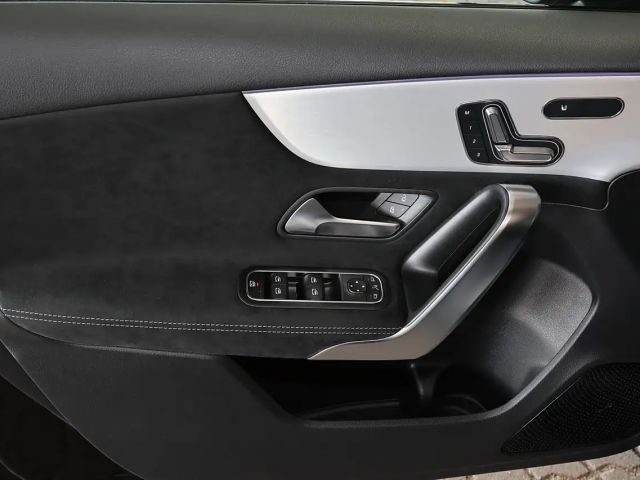 Mercedes-Benz A 250 4MATIC AMG Line