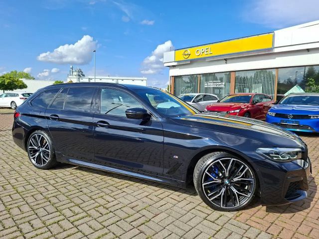 BMW 530 530d M-Sport Touring xDrive