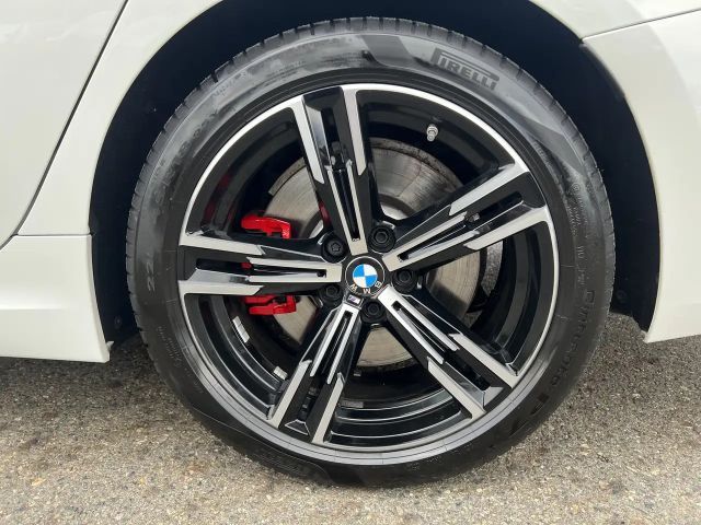 BMW 320 320i M-Sport Sedan