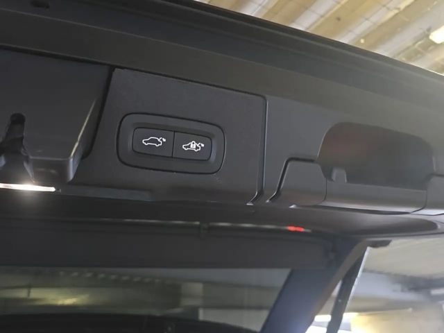 Volvo XC60 AWD Dark Plus